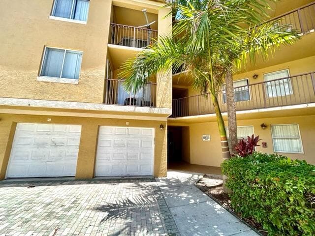 741 N Pine Island Road # 303, Plantation, FL 33324 photo 3
