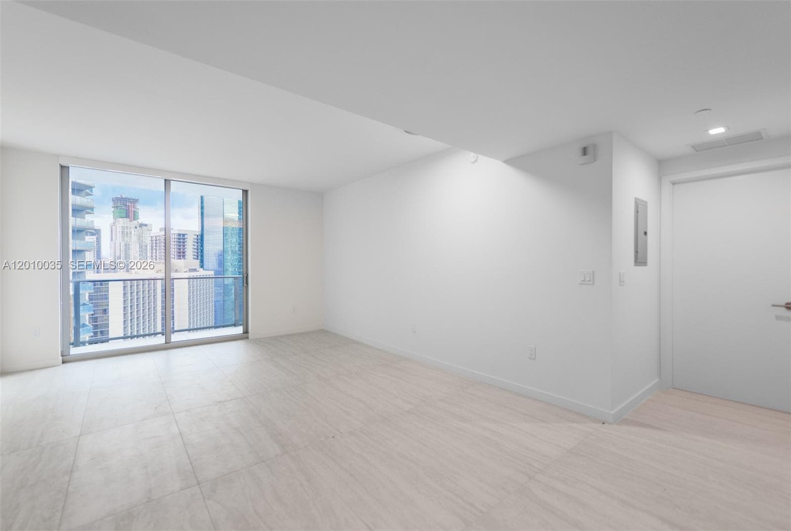 77 SE 5 Street # 2603, Miami, FL 33131 photo 3