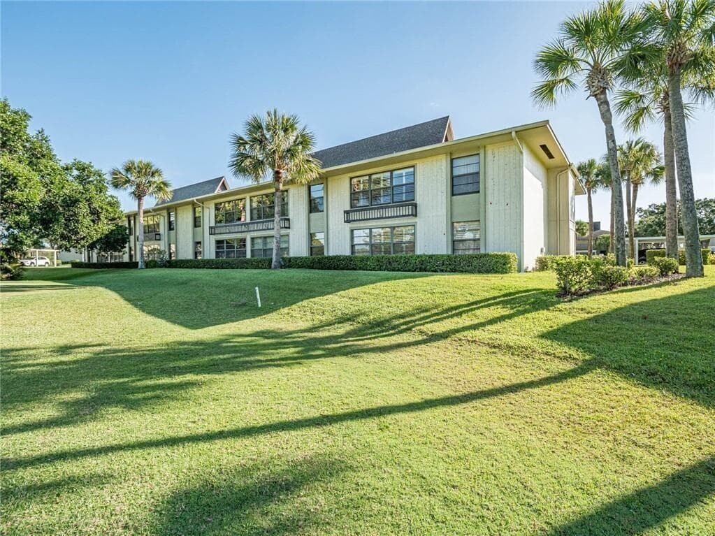 32 Plantation Drive # 103, Vero Beach, FL 32966 photo 3
