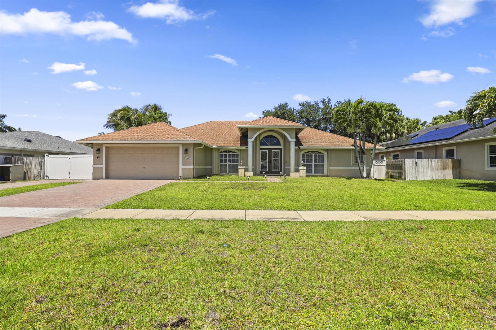 13885 Sheffield Street, Wellington, FL 33414 photo 3