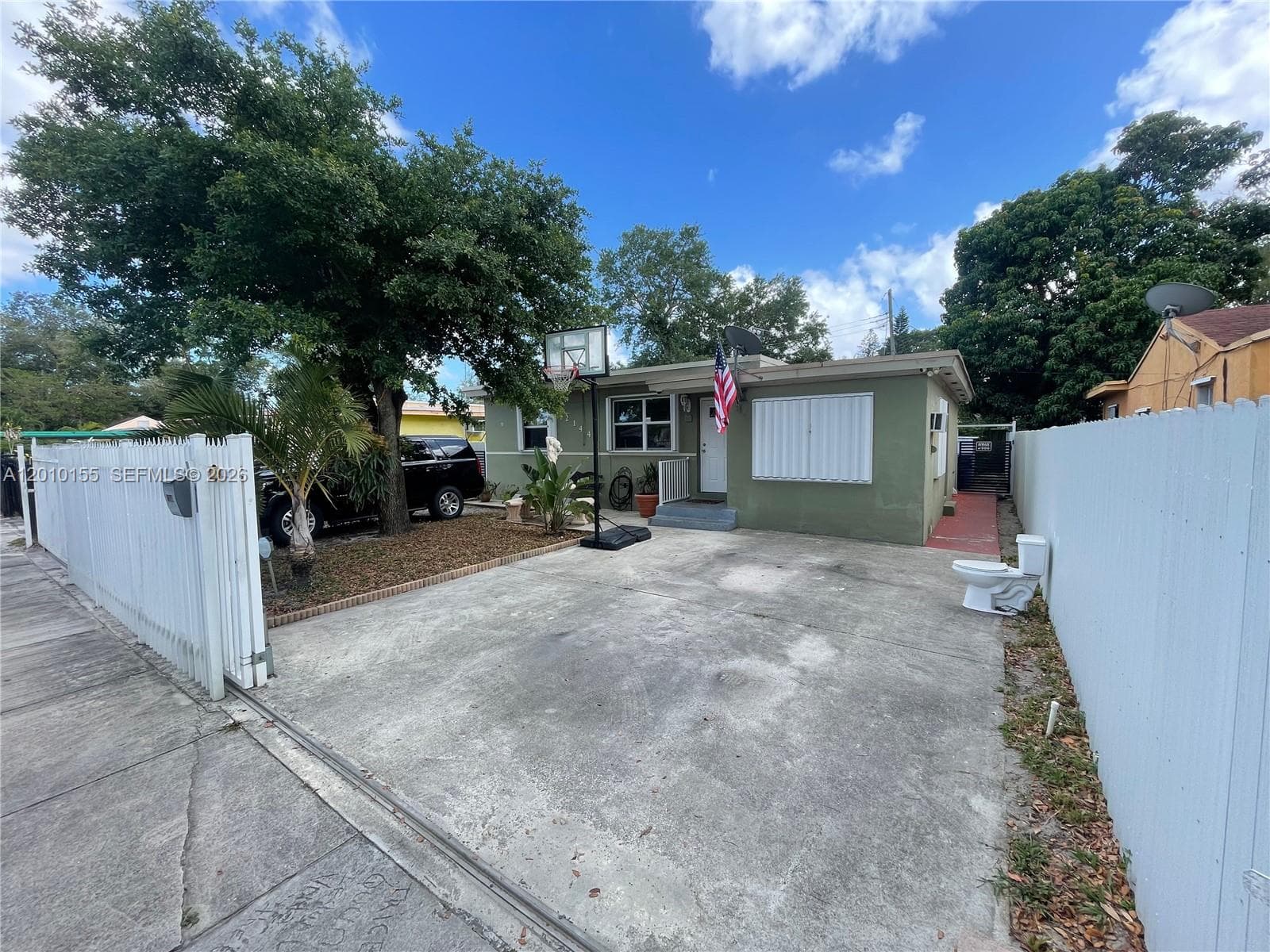 2144 NW 85th St, Miami, FL 33147 photo 3