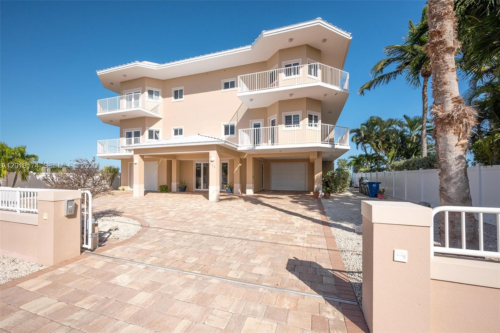 112 N Bounty Ln, Key Largo, FL 33037 photo 2