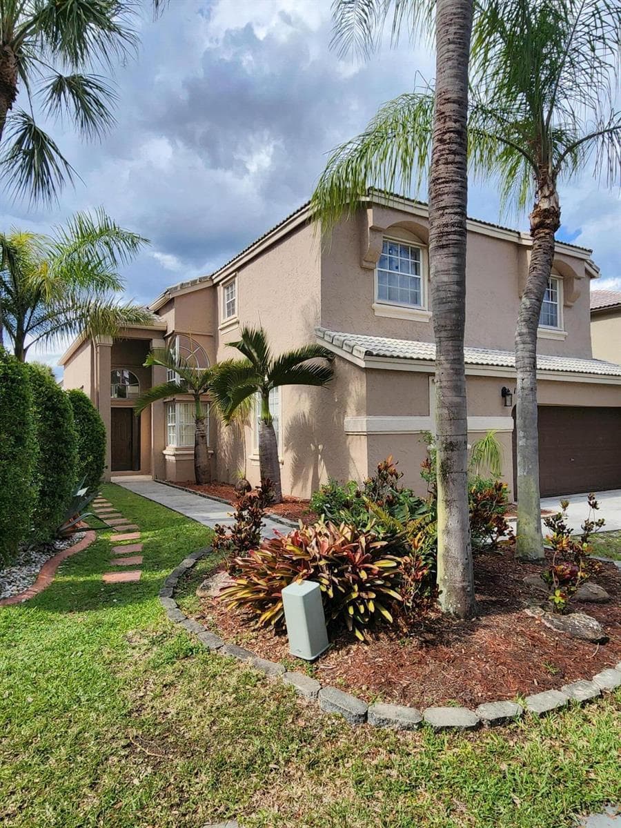 15729 NW Tenth Street NW, Pembroke Pines, FL 33028 photo 2