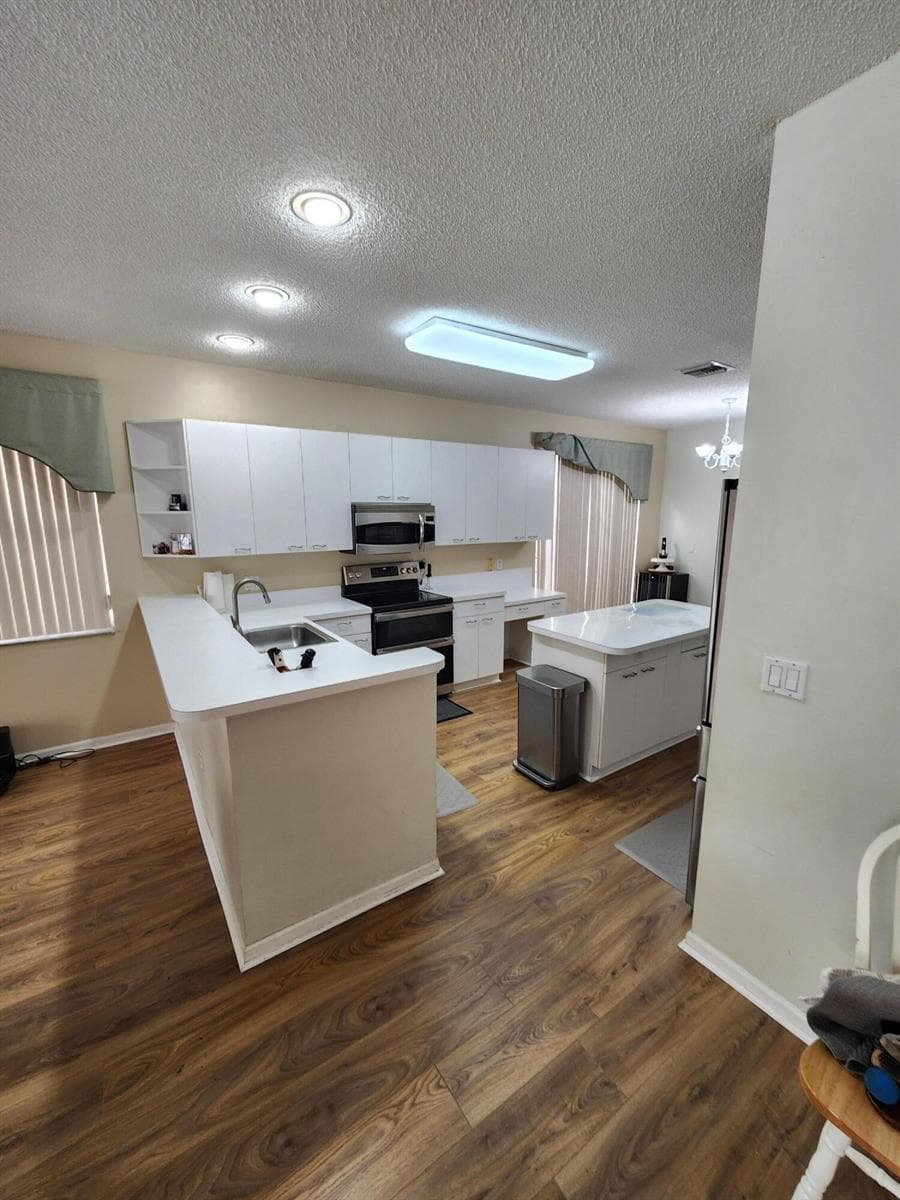 15729 NW Tenth Street NW, Pembroke Pines, FL 33028 photo 4