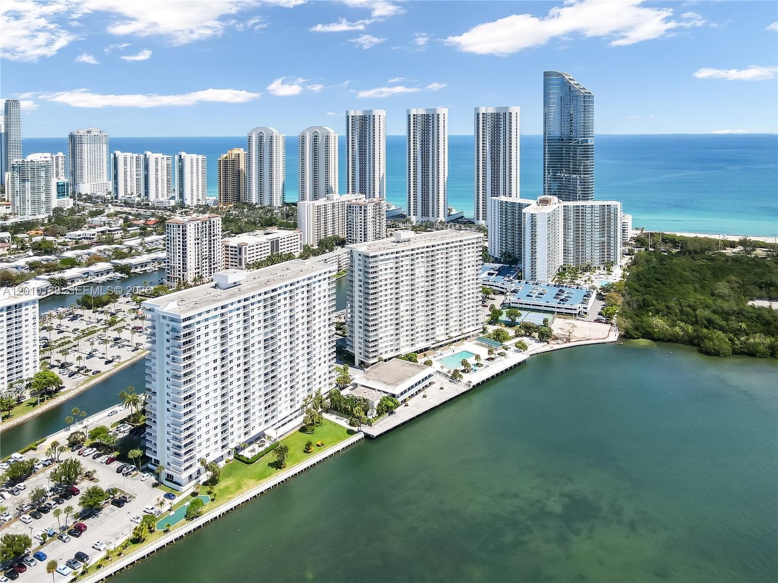 300 Bayview Dr # 605, Sunny Isles Beach, FL 33160 photo 2