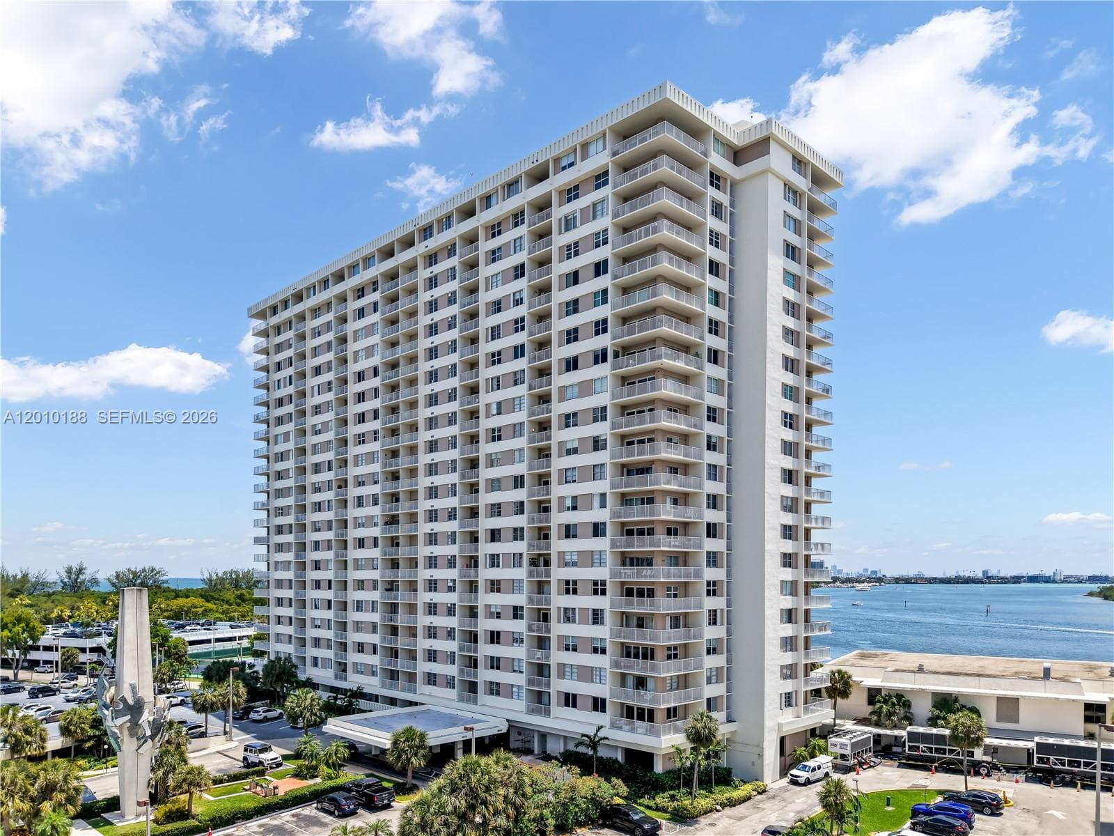 300 Bayview Dr # 605, Sunny Isles Beach, FL 33160 photo 4