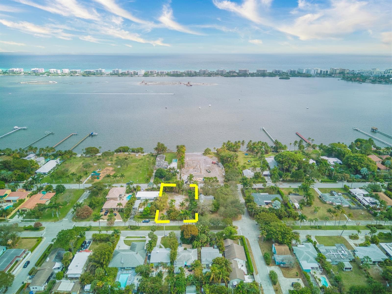 1118 S Palmway, FL 33460 photo 2
