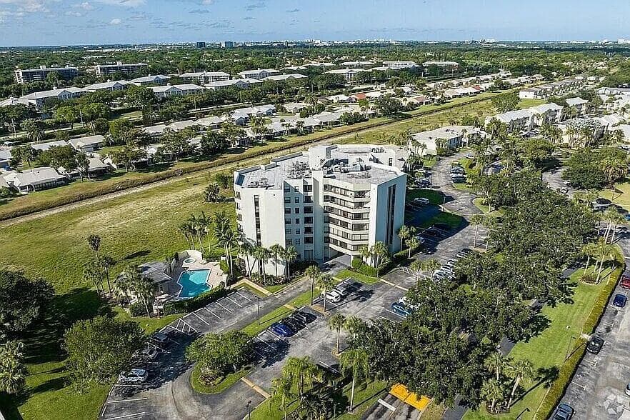 6463 La Costa Drive # 105, Boca Raton, FL 33433 photo 2