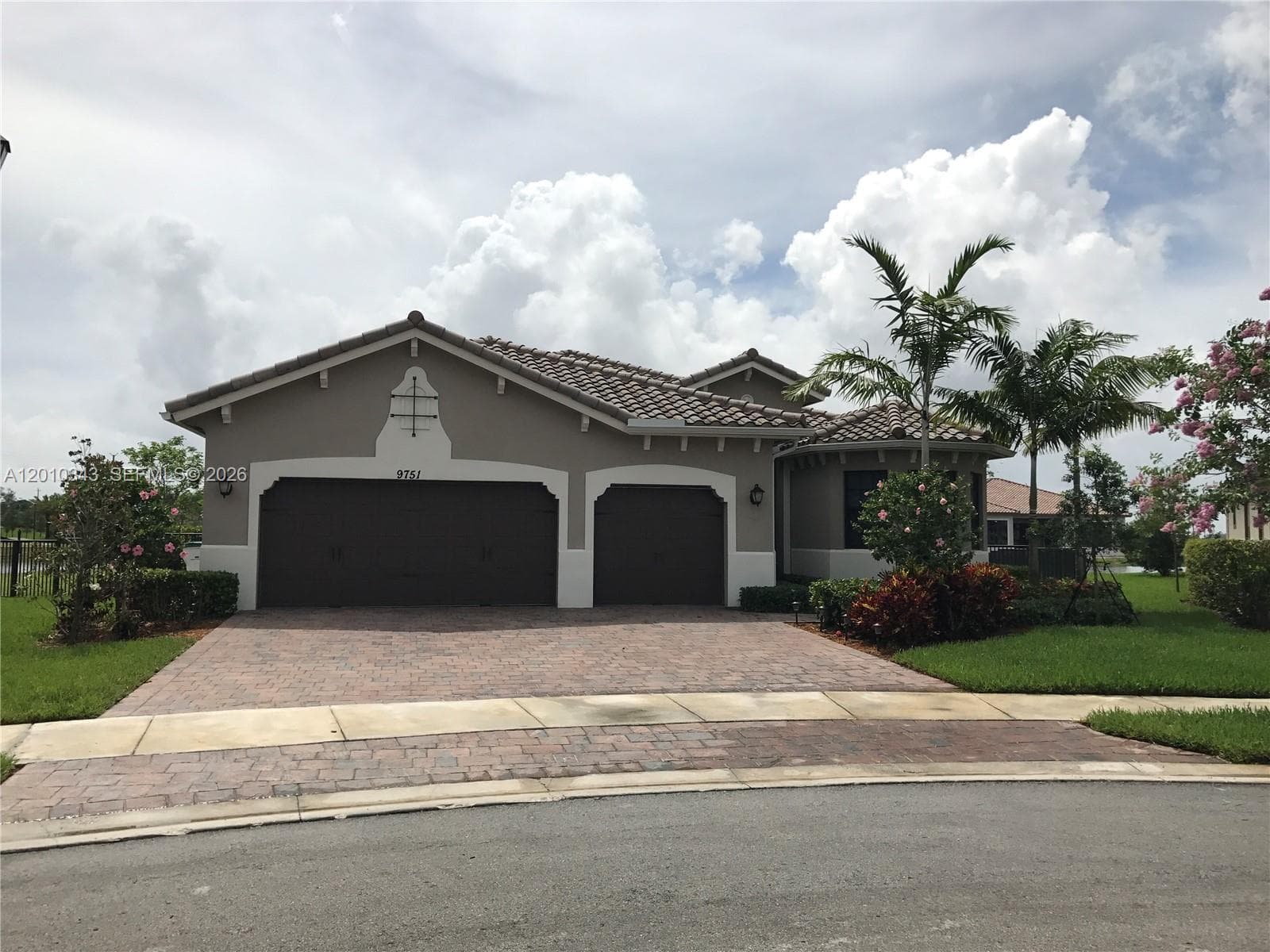 9751 Lakeview Ln, Parkland, FL 33076 photo 2