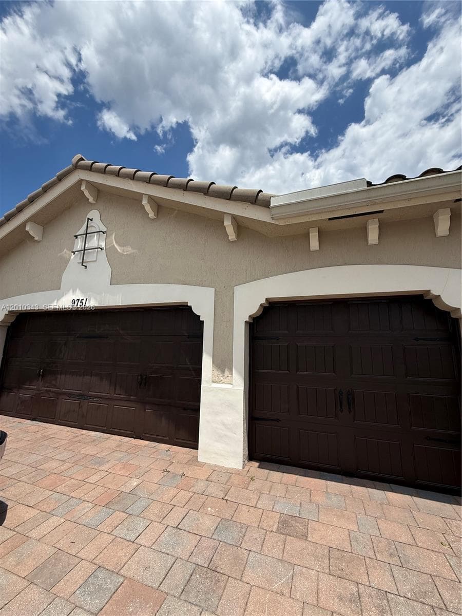 9751 Lakeview Ln, Parkland, FL 33076 photo 3