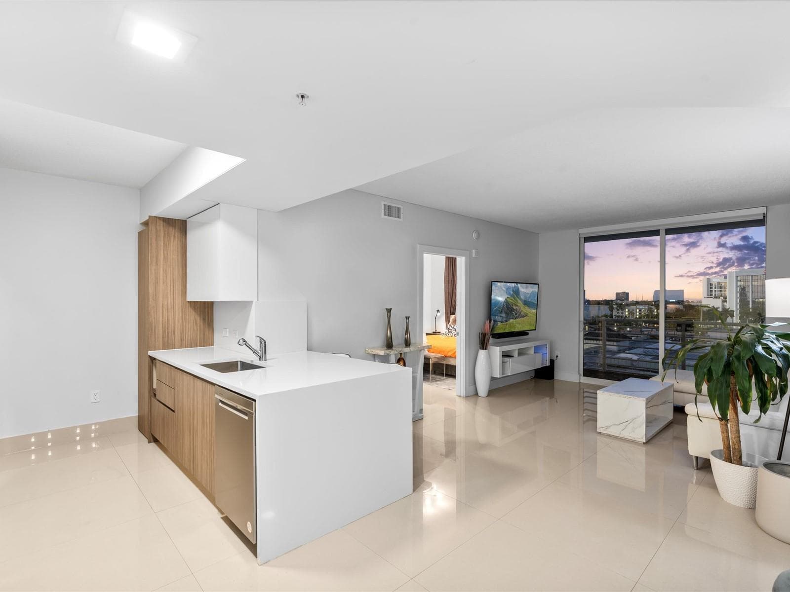 18800 NE 29th Avenue # 704, Aventura, FL 33180 photo 3