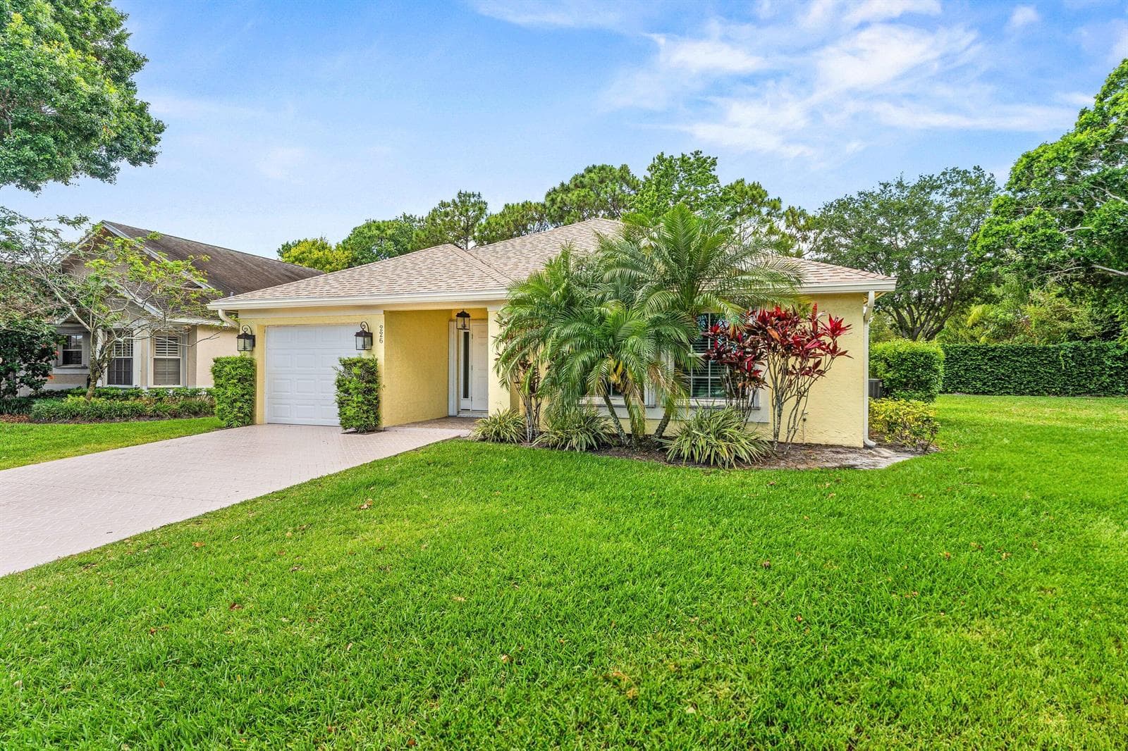 226 Moccasin Trail W, Jupiter, FL 33458 photo 2