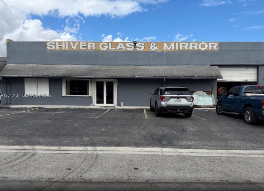 10 NE 3rd St, Florida City, FL 33034