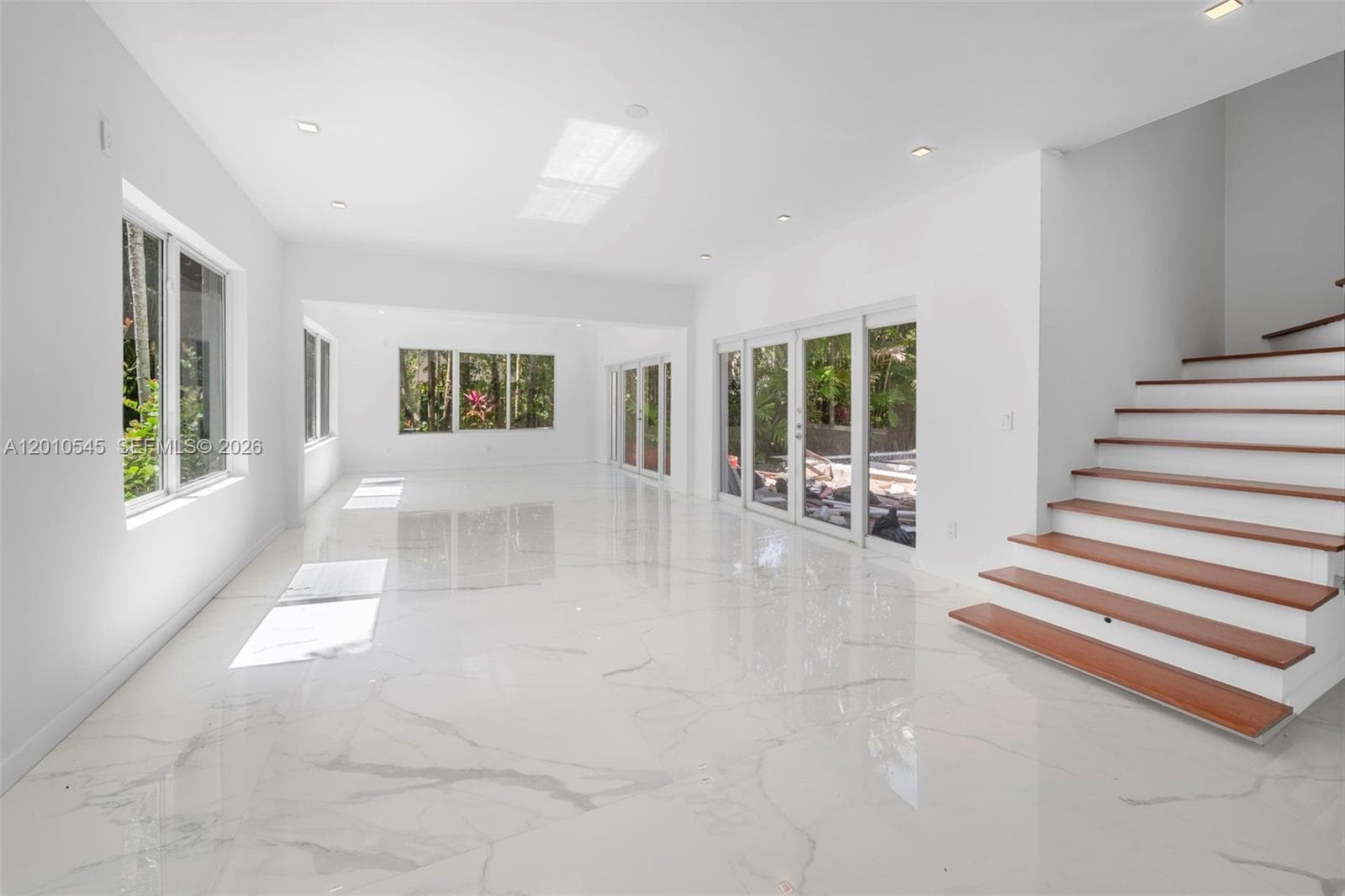 5824 Alton Rd, Miami Beach, FL 33140 photo 2