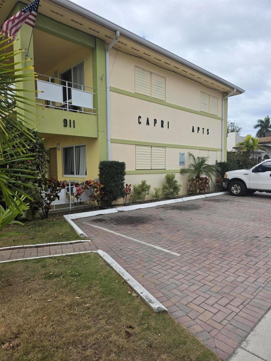 911 N Federal Highway # 205, FL 33460
