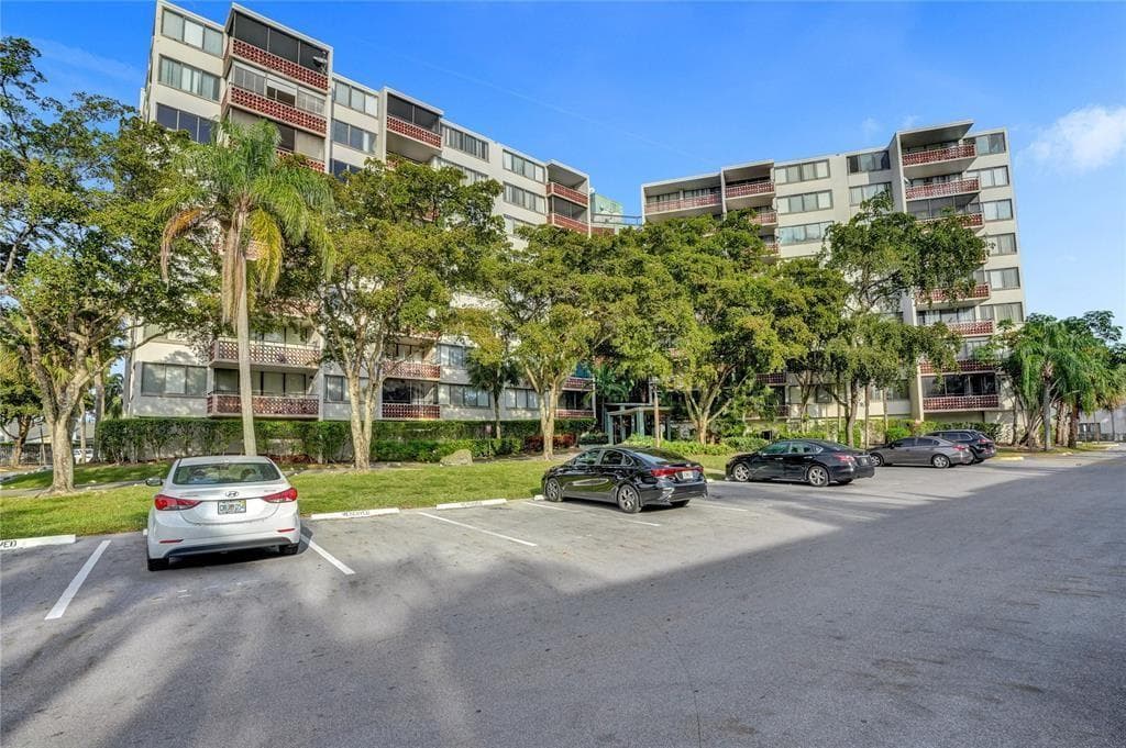 4222 Inverrary Boulevard # 4116, Lauderhill, FL 33319 photo 3