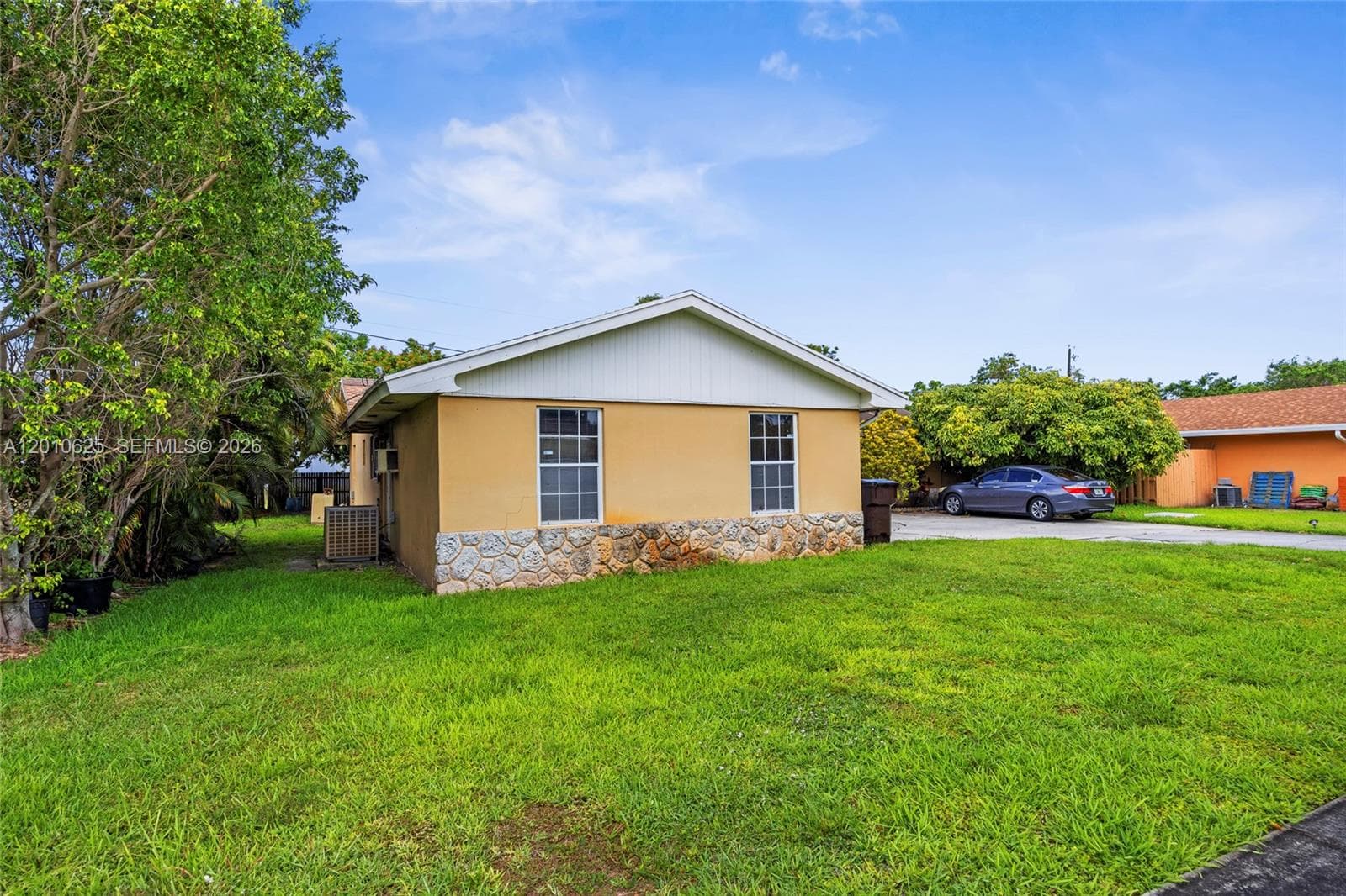 1831 Hiltonia Cir, West Palm Beach, FL 33407 photo 2