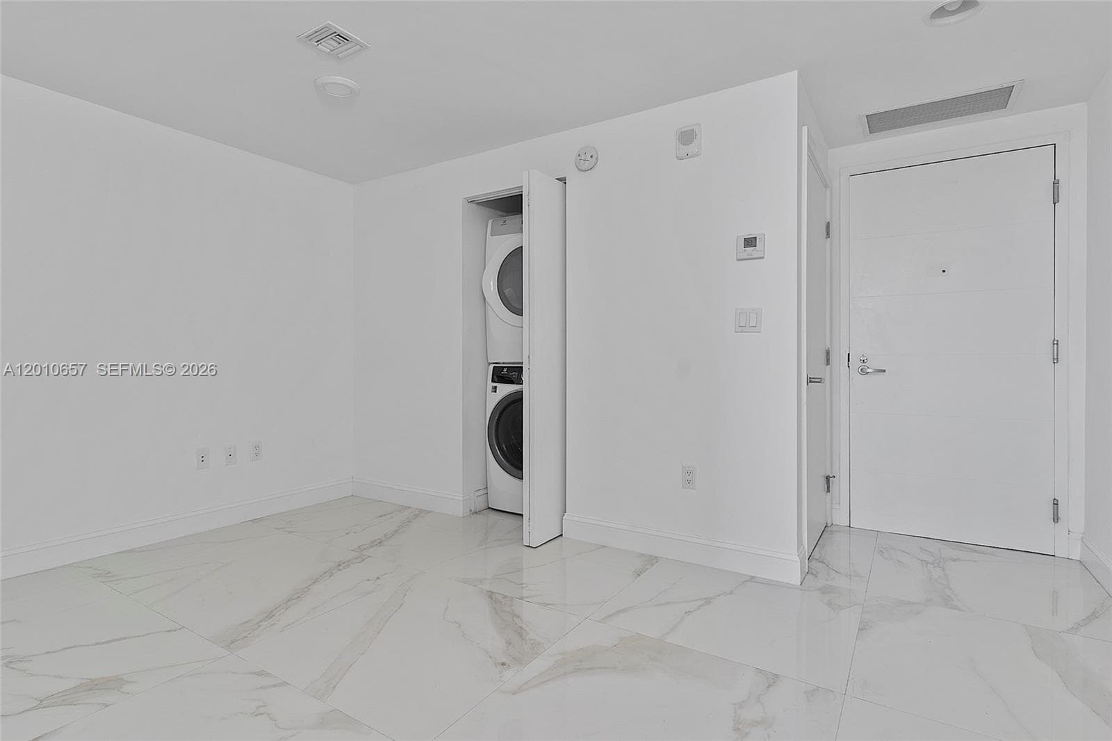 16385 Biscayne Blvd # 717, North Miami Beach, FL 33160 photo 5