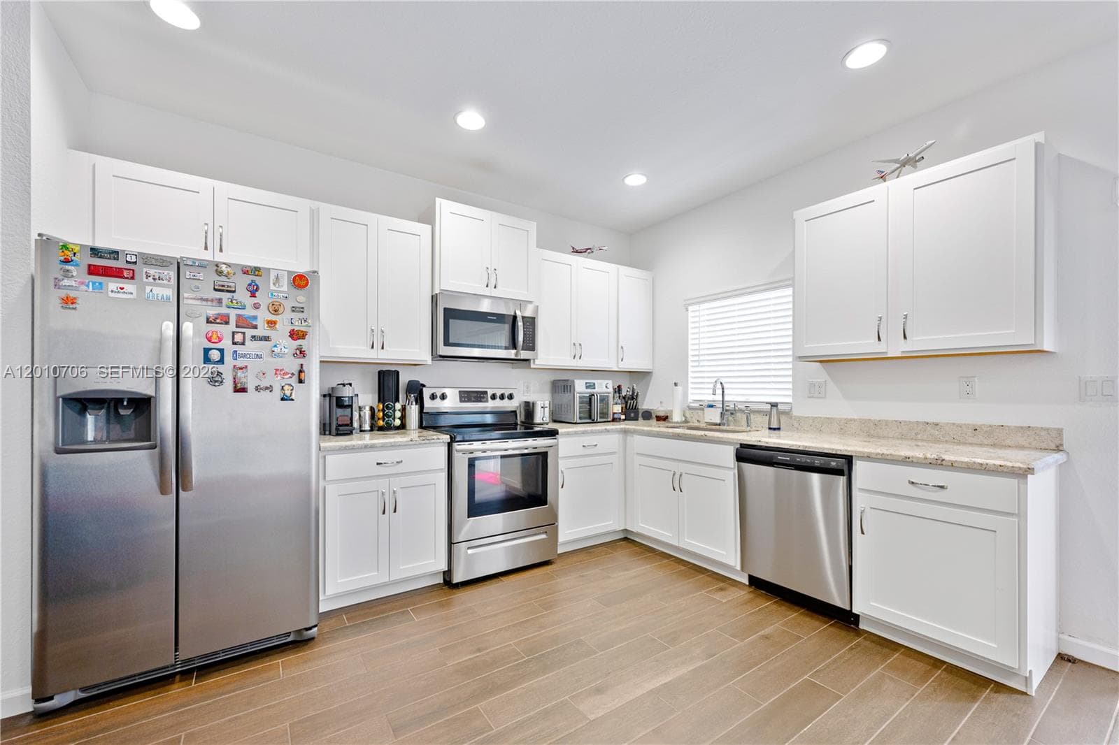 1106 NW 40th Ter, Lauderhill, FL 33313 photo 3