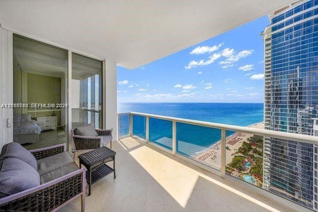 18101 Collins Ave # 4702, Sunny Isles Beach, FL 33160