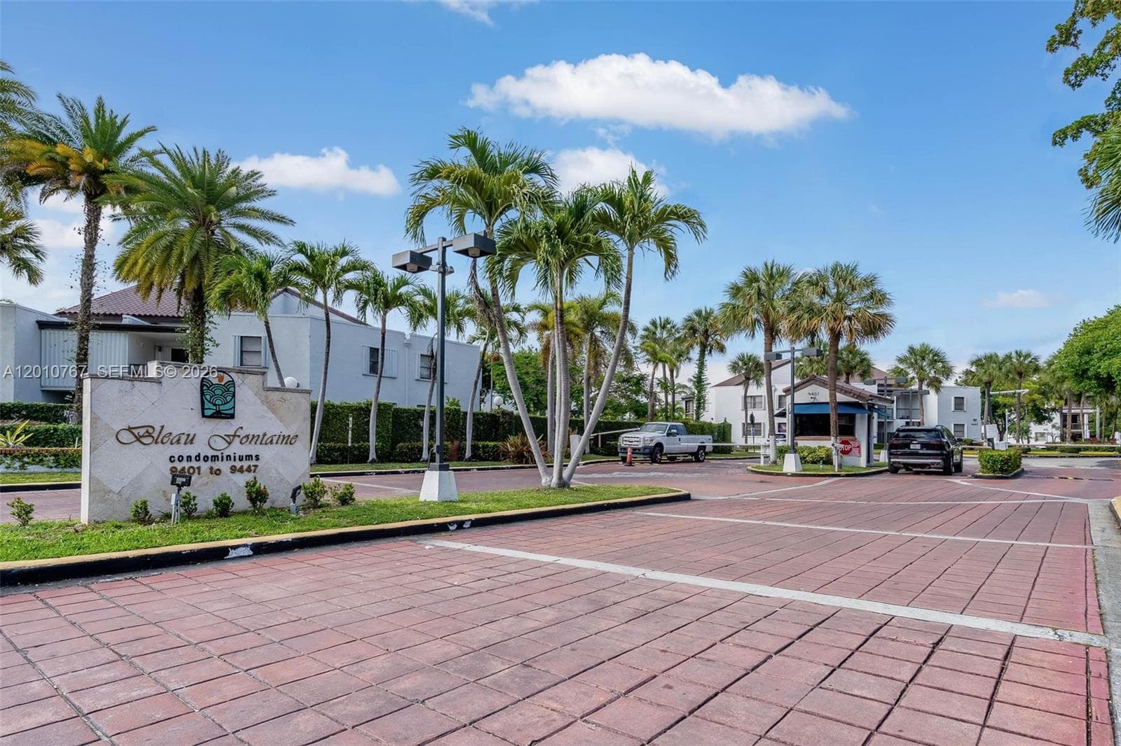 9431 Fontainebleau Blvd # 112, Miami, FL 33172 photo 2