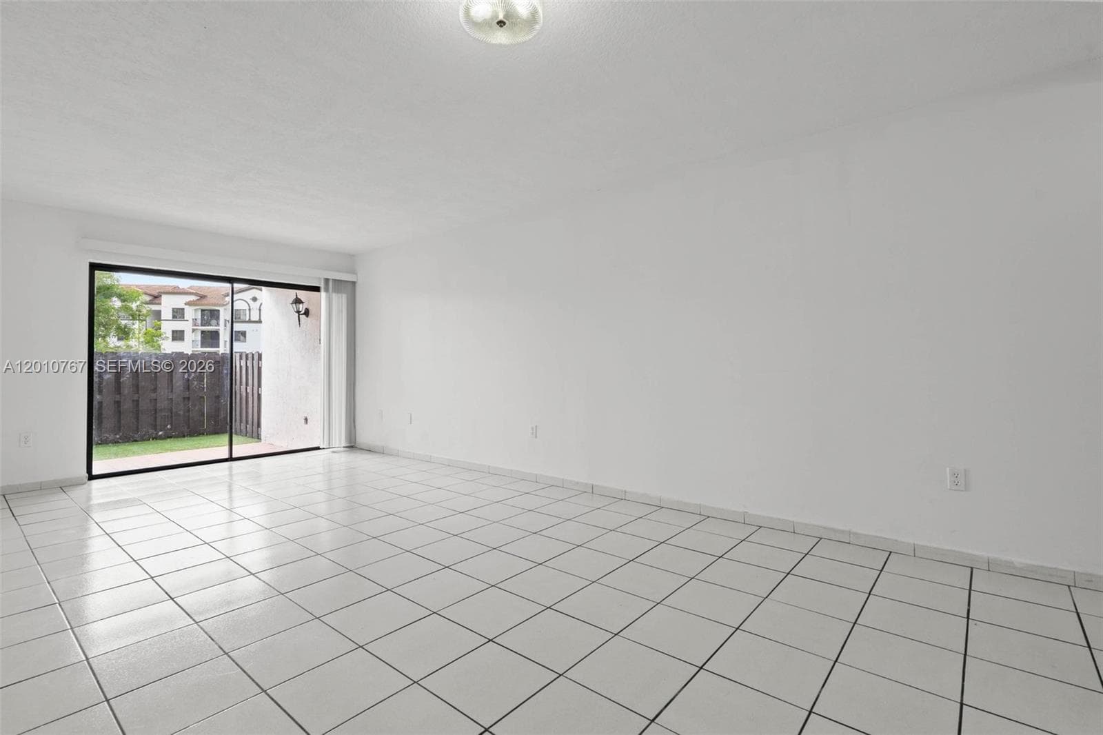 9431 Fontainebleau Blvd # 112, Miami, FL 33172 photo 5