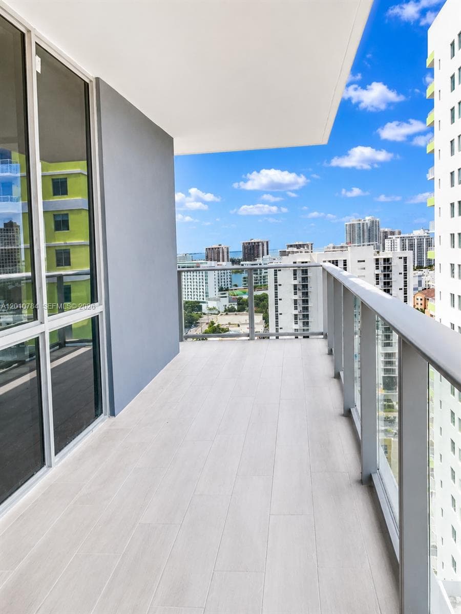 1010 SW 2nd Ave # 1809, Miami, FL 33130 photo 5