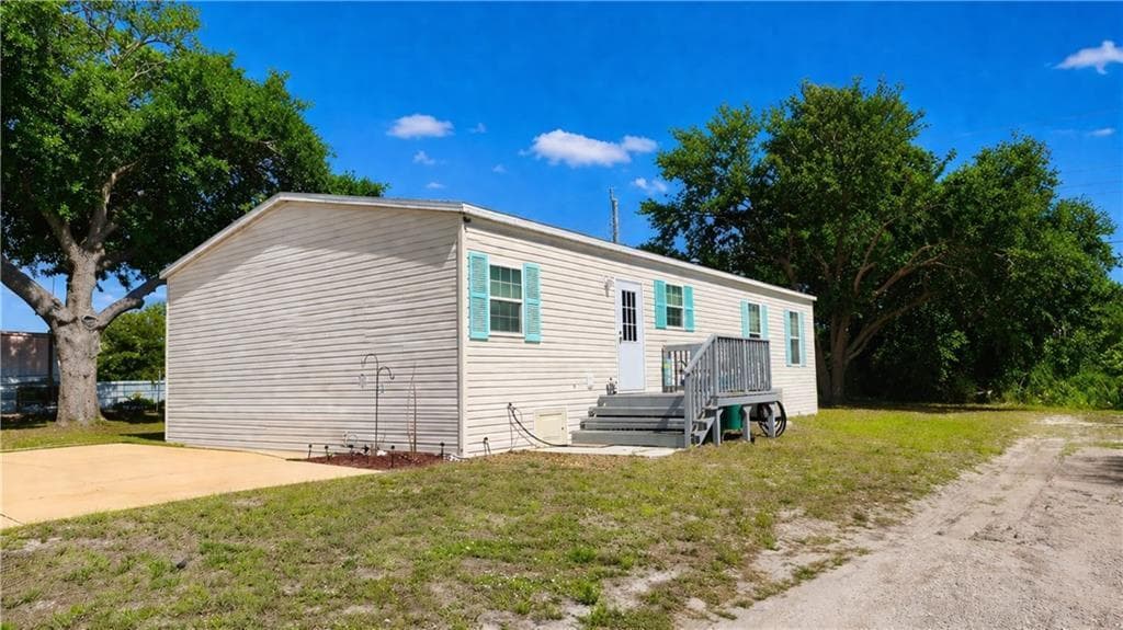 324 Valencia Street, Sebastian, FL 32958 photo 2
