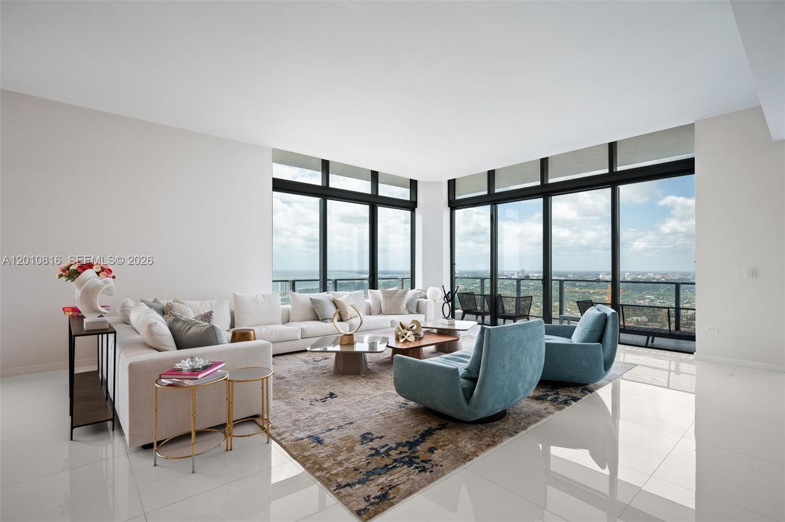 88 SW 7th St # PH4301, Miami, FL 33130 photo 4