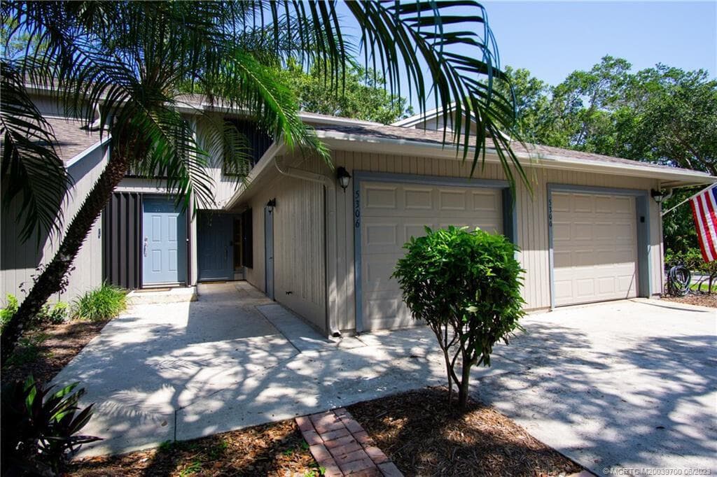 5300 SE Schooner Oaks Way, Stuart, FL 34997 photo 2