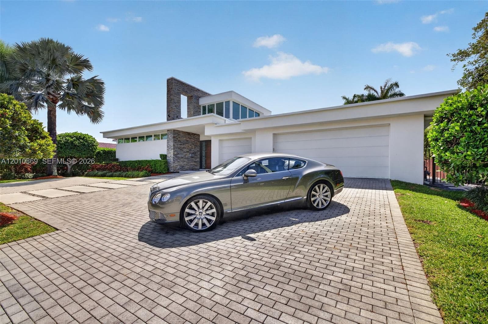 907 Diplomat Pkwy, Hallandale Beach, FL 33009 photo 3