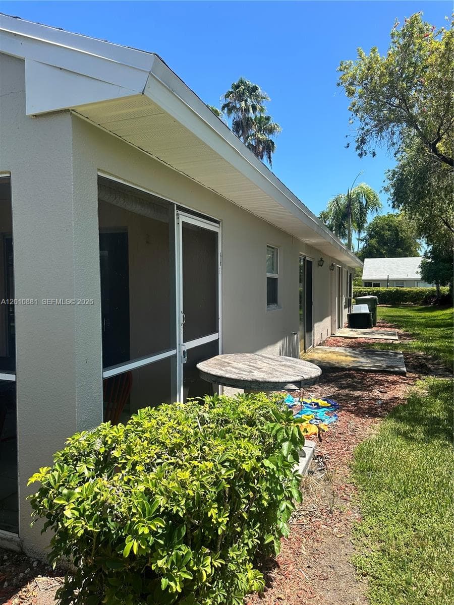 472 SE 22nd Dr, Homestead, FL 33033 photo 5