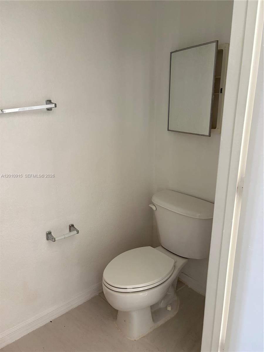 2086 NE 167th St # 2-108, North Miami Beach, FL 33162 photo 5