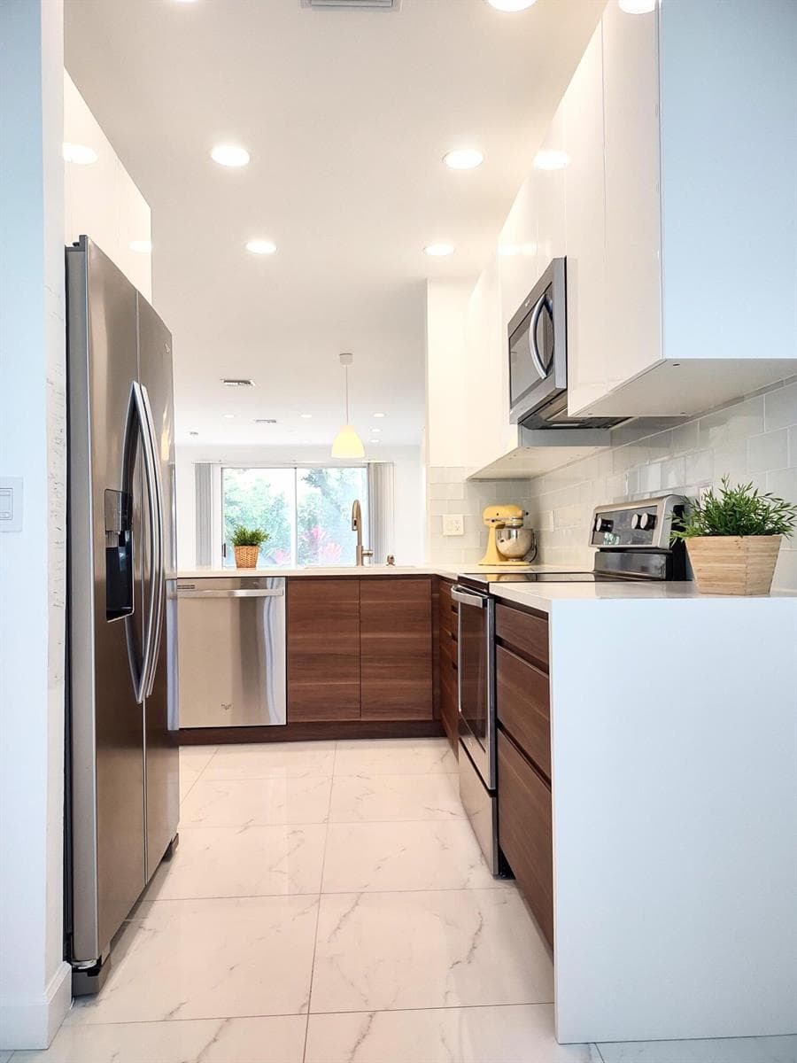 6698 Via  Regina, Boca Raton, FL 33433 photo 3