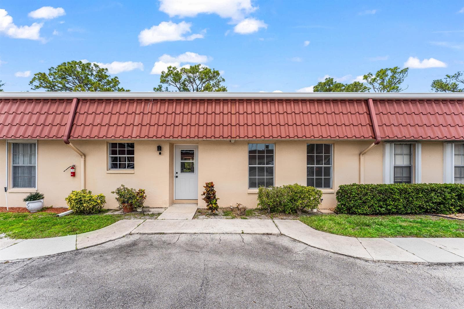 711 Laconia Circle # B, FL 33467