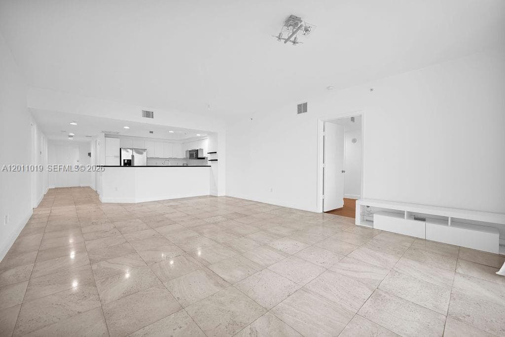 15051 Royal Oaks Ln # 1605, North Miami, FL 33181 photo 5