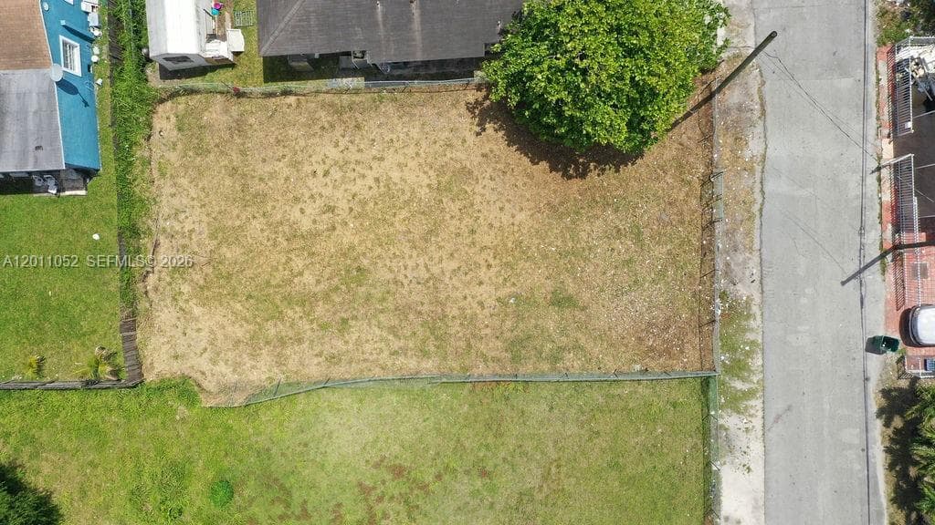 2455 NW 55th street, Miami, FL 33142 photo 5