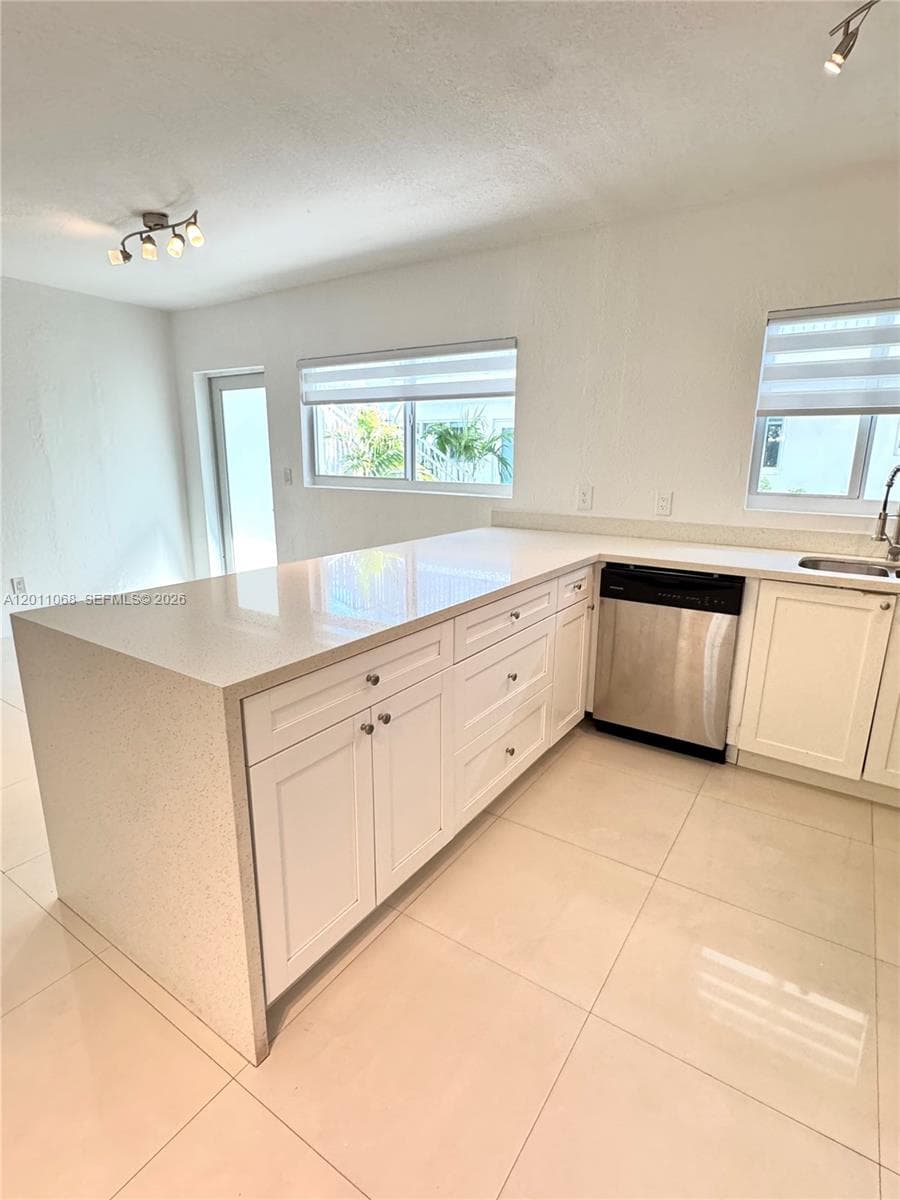 8035 Crespi Blvd # 9, Miami Beach, FL 33141 photo 2