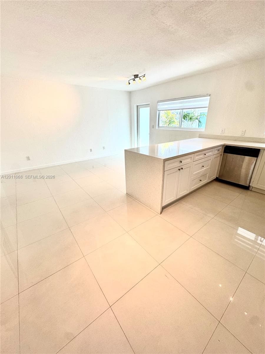8035 Crespi Blvd # 9, Miami Beach, FL 33141 photo 3