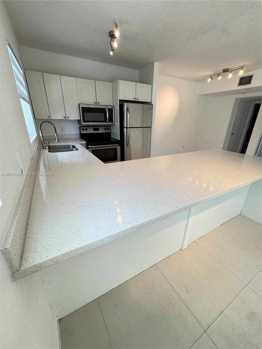 8035 Crespi Blvd # 9, Miami Beach, FL 33141 photo 4