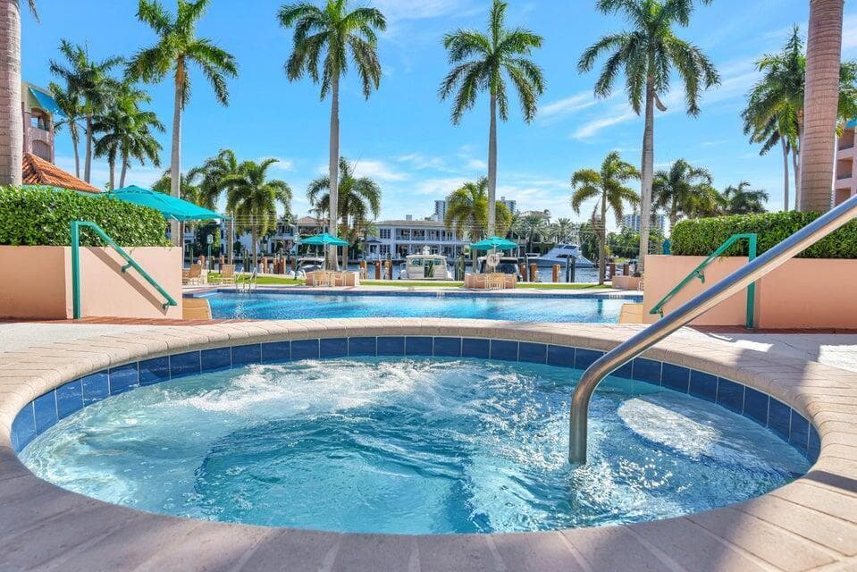 100 SE 5th Avenue # 107, Boca Raton, FL 33432 photo 3