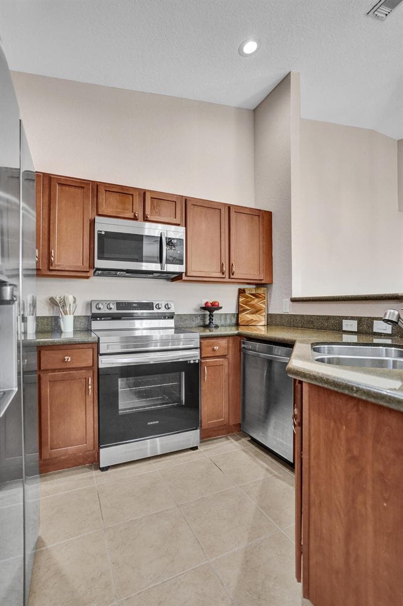1825 Sonrisa Street # 1825, Riviera Beach, FL 33404 photo 2