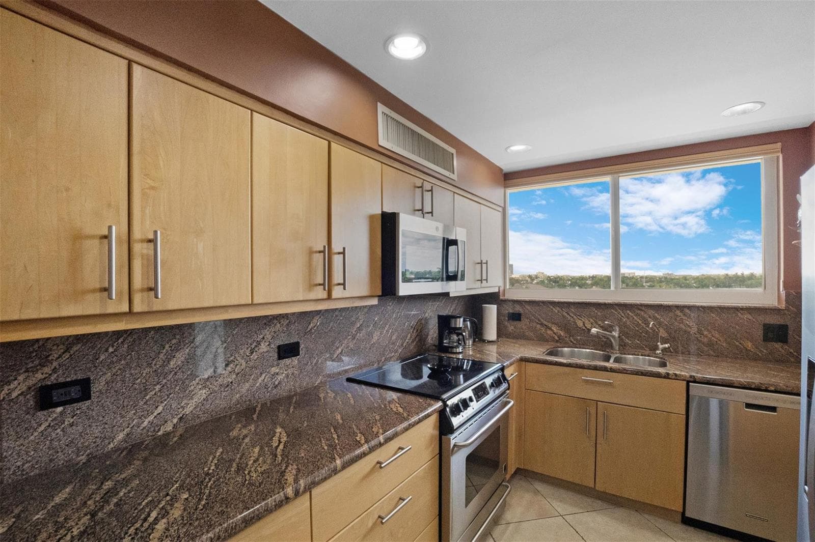 333 Sunset Drive # 503, Fort Lauderdale, FL 33301 photo 2