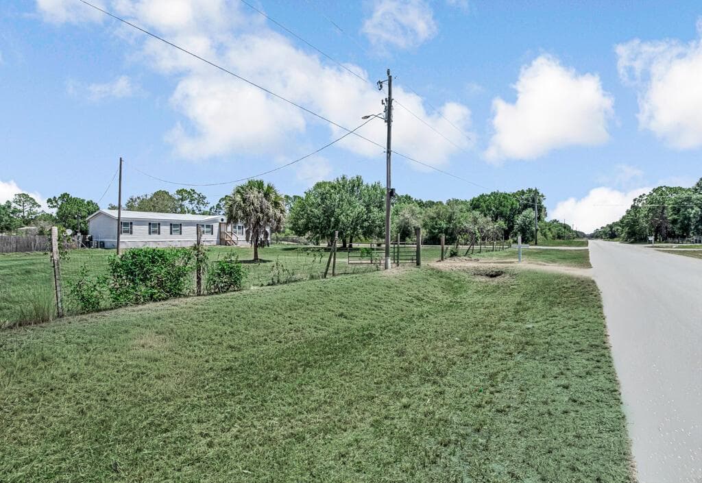 545 Bald Cypress Avenue, Clewiston, FL 33440 photo 5