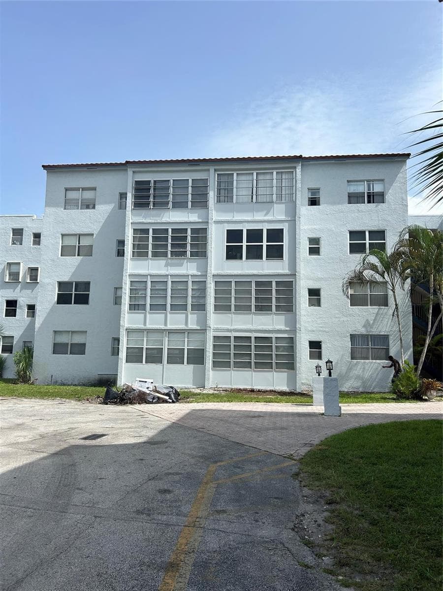 2860 Somerset Drive # 311k, Lauderdale Lakes, FL 33311 photo 3