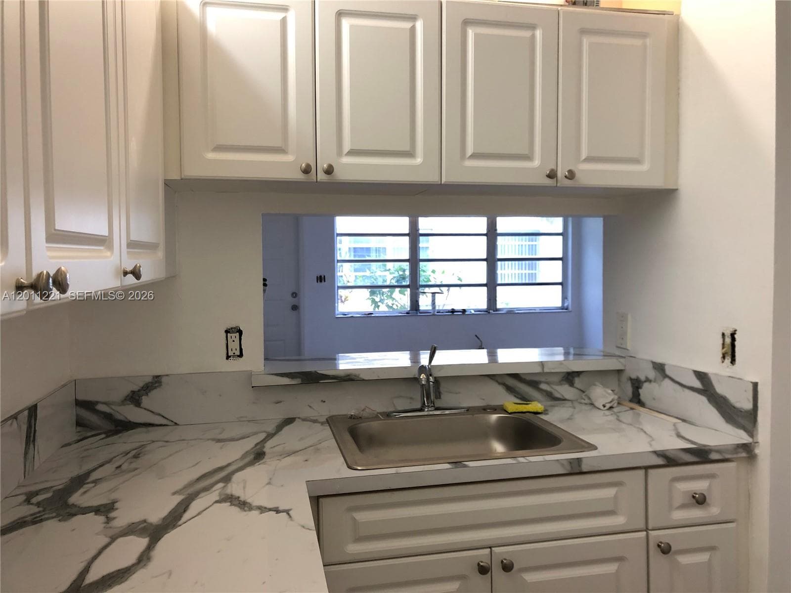 1027 Twin Lakes Dr # 28-B, Coral Springs, FL 33071 photo 2