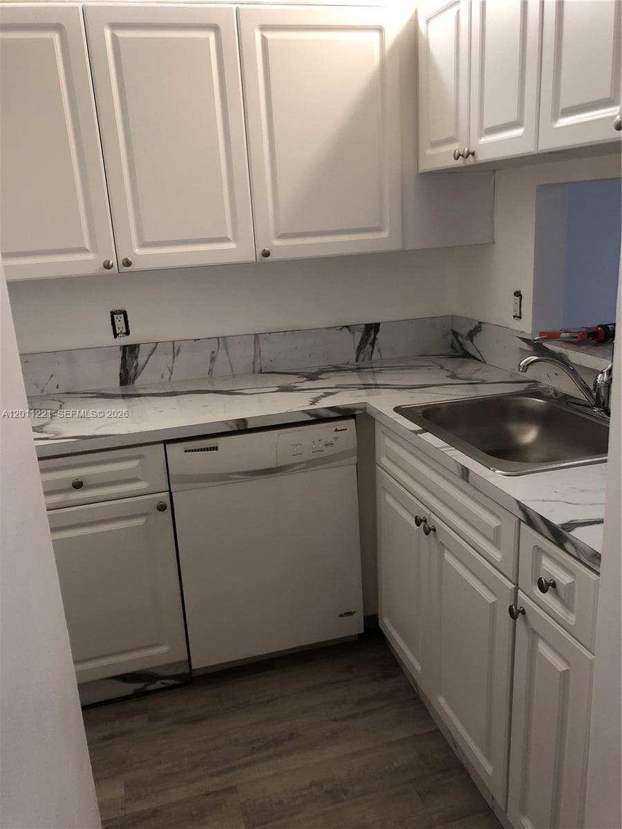 1027 Twin Lakes Dr # 28-B, Coral Springs, FL 33071 photo 3
