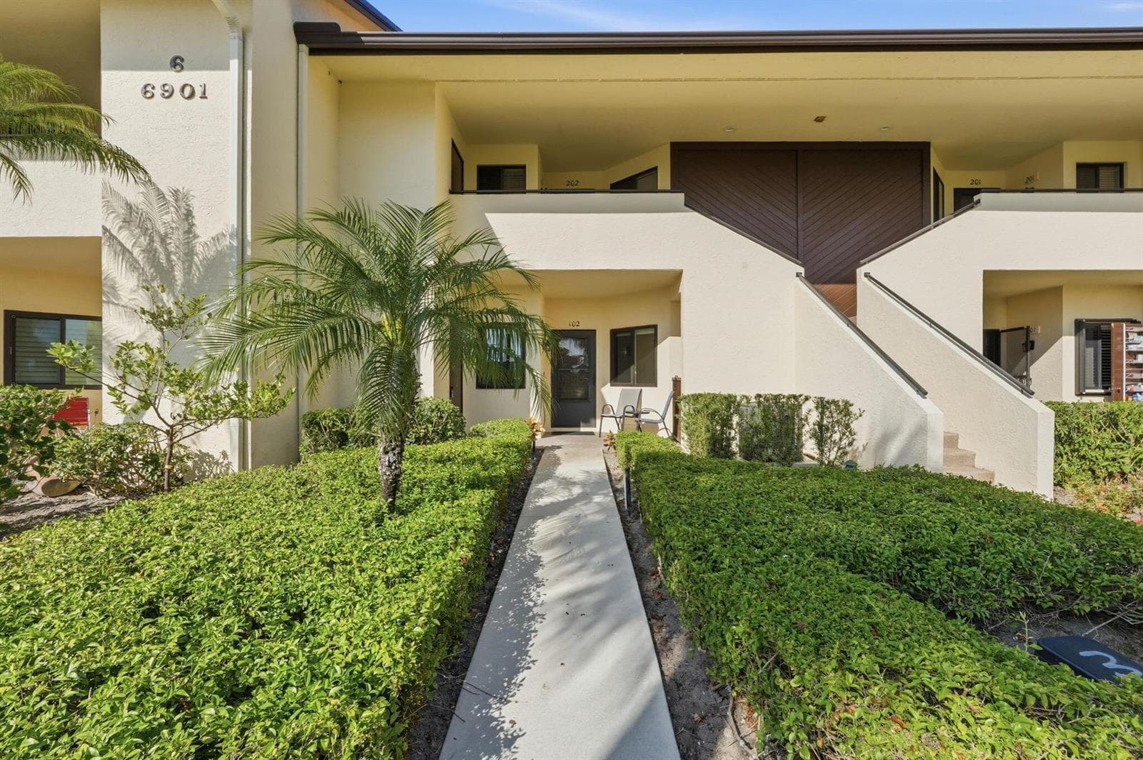 6901 SE Constitution Boulevard # 102, Hobe Sound, FL 33455 photo 3