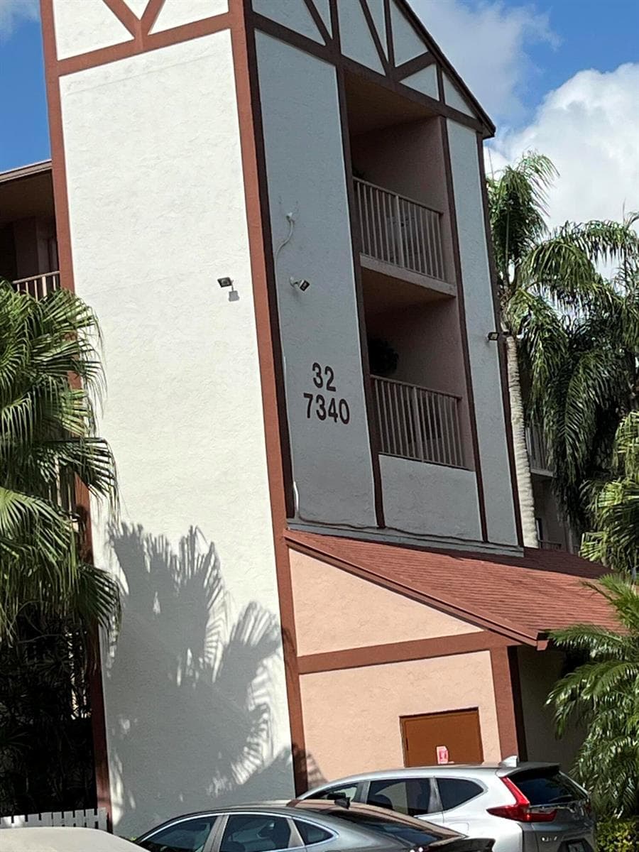 7340 Amberly Lane # 205, Delray Beach, FL 33446 photo 4