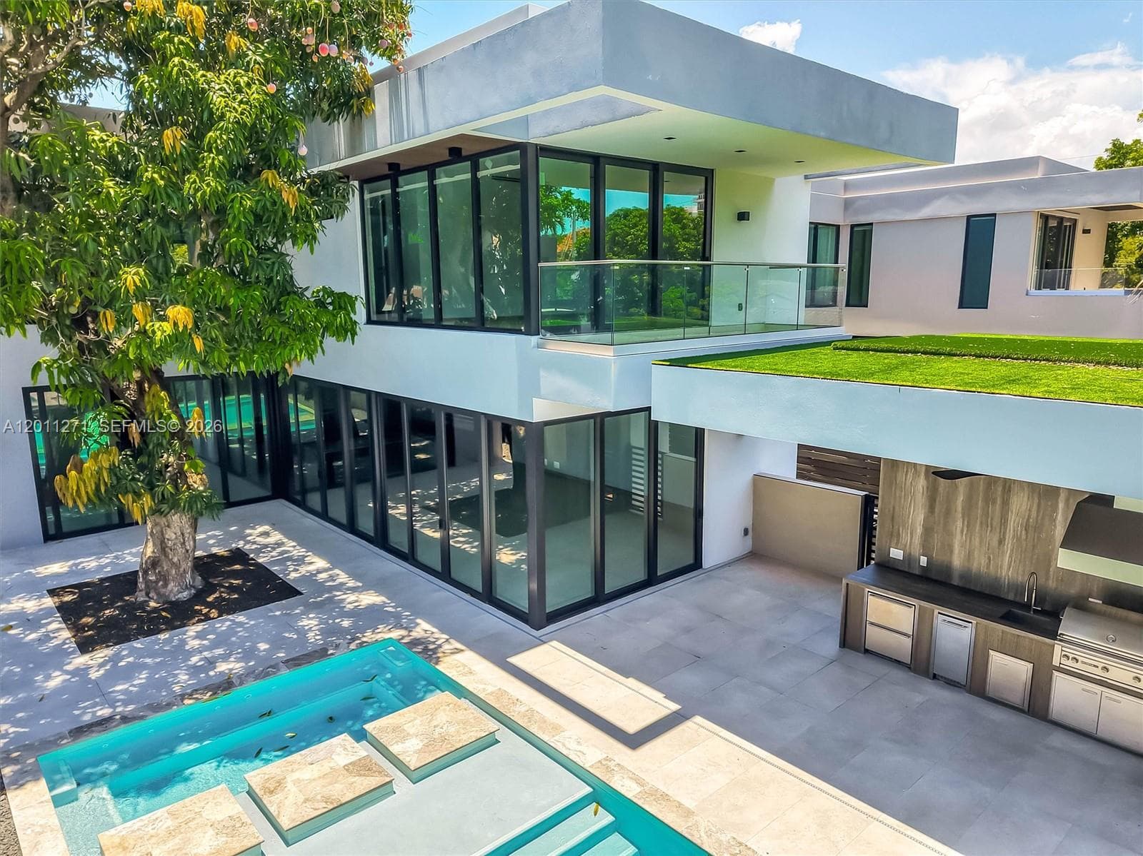 125 SW 29th Rd, Miami, FL 33129 photo 2